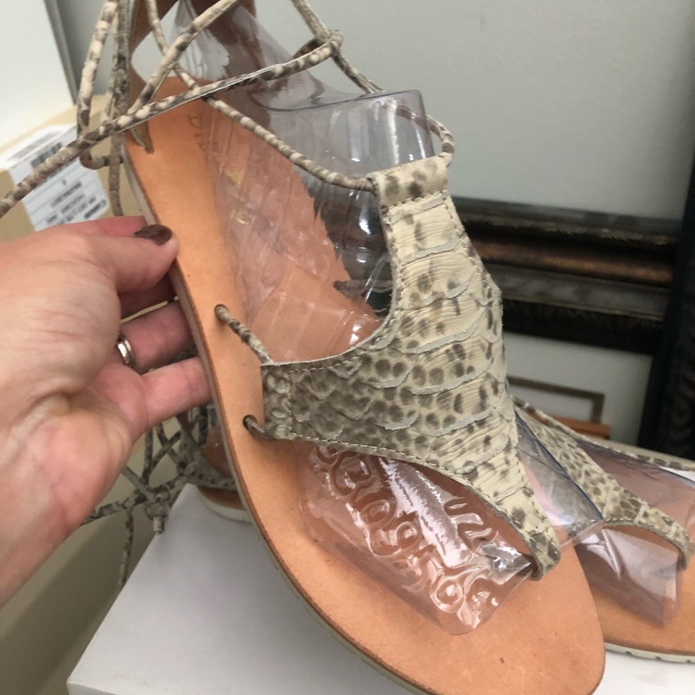 Sandal